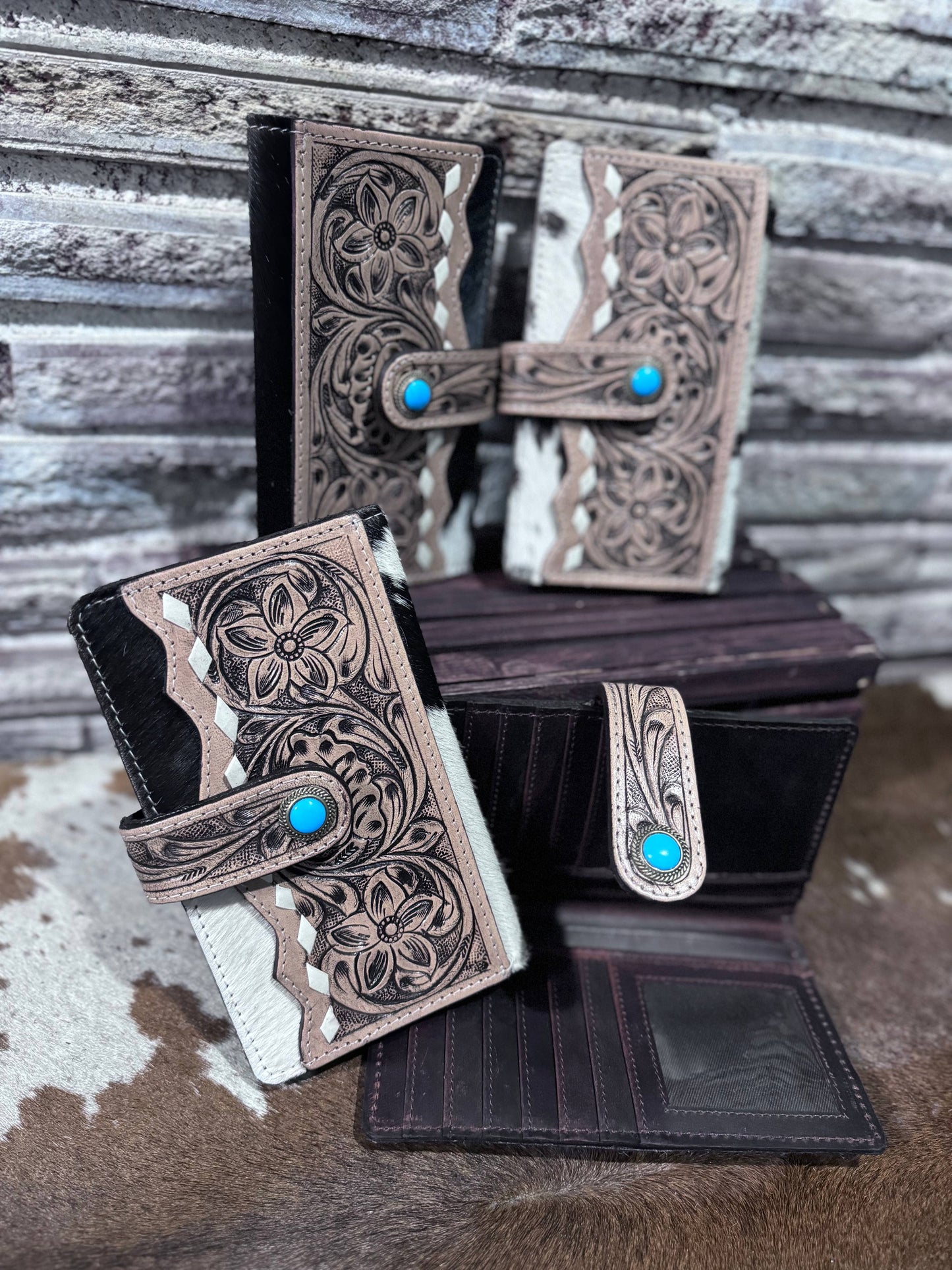 Tooled cowhide 
wallet